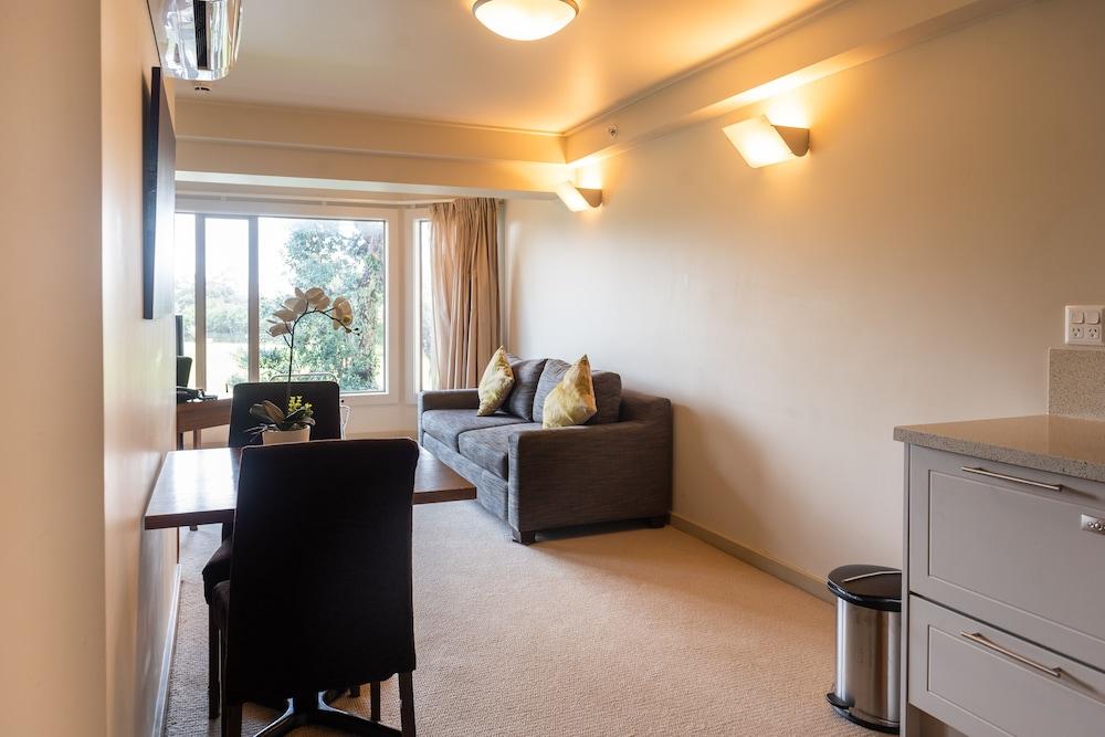 Vr Takapuna Auckland Dış mekan fotoğraf A typical apartment at the University of Canterbury