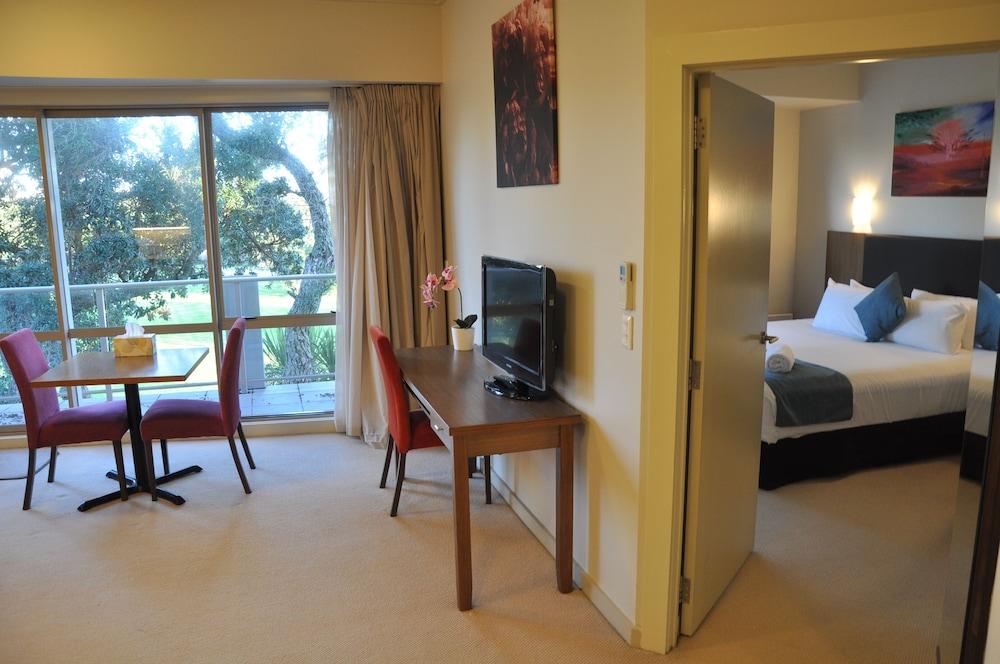 Vr Takapuna Auckland Dış mekan fotoğraf A typical one-bedroom apartment