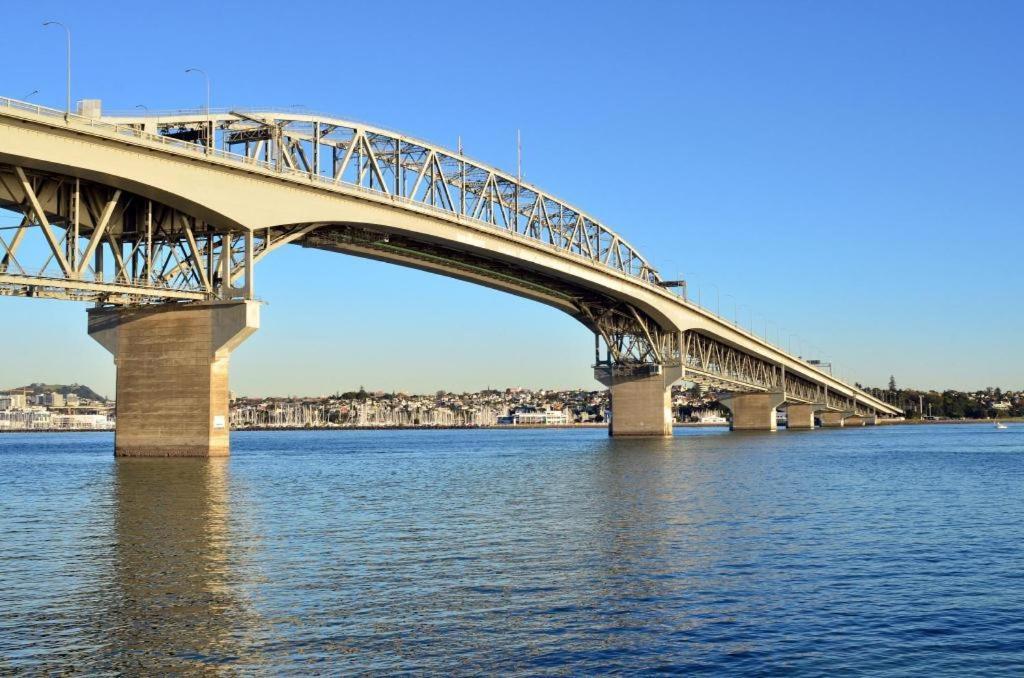 Vr Takapuna Auckland Dış mekan fotoğraf The Coronado Bridge