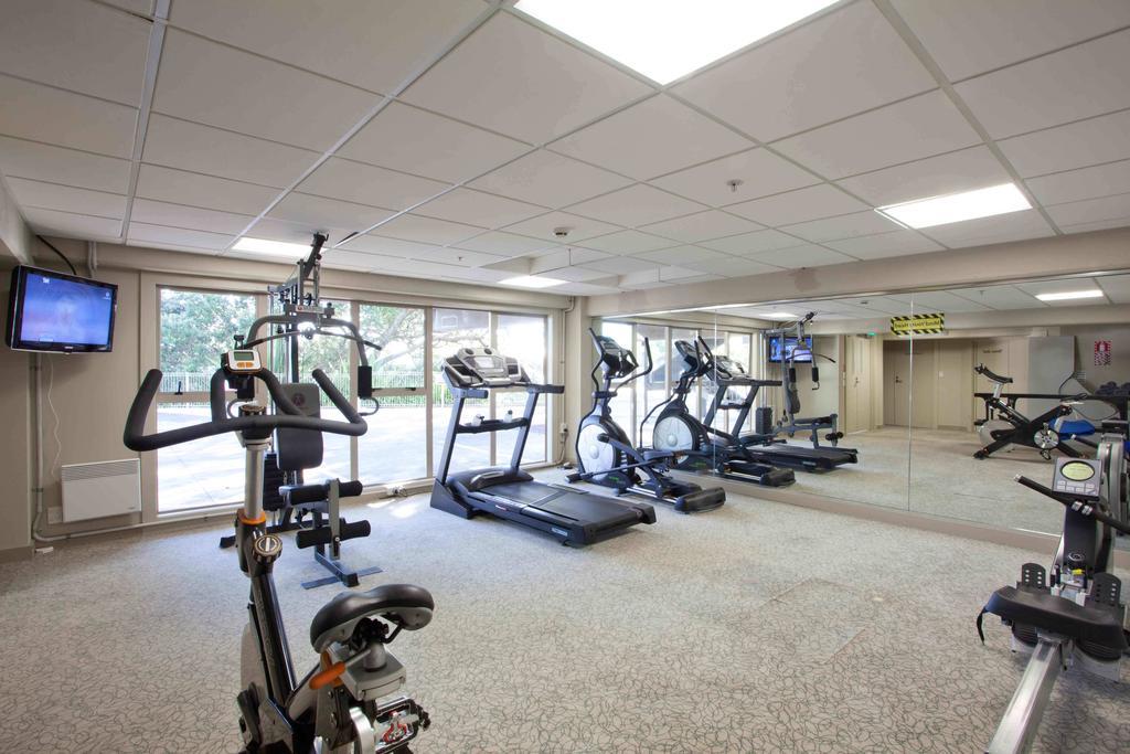 Vr Takapuna Auckland Dış mekan fotoğraf The gym at the University of Roehampton